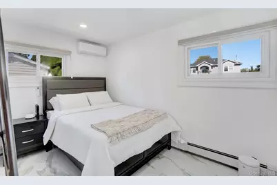 8 Autumn Lane, Hicksville, NY 11801 - Photo 14