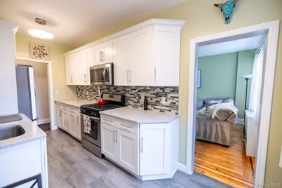 185 Atlantic Avenue #B8, Lynbrook, NY 11563 - Photo 4