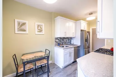 185 Atlantic Avenue #B8, Lynbrook, NY 11563 - Photo 6