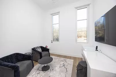 100 Garvies Point Road #1024, Glen Cove, NY 11542 - Photo 14