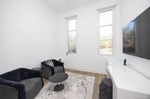 100 Garvies Point Rd, Glen Cove, NY 11542 - Photo 14