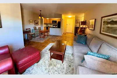 100 E Hartsdale Avenue #7RE, Hartsdale, NY 10530 - Photo 2