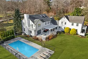 702 Croton Lake Rd, Bedford Corners, NY 10549 - Photo 2