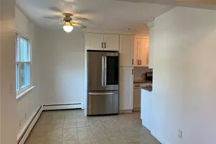 38 Hampton Ct, Middletown, NY 10941 - Photo 2