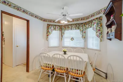 62 Canterbury Drive, Hauppauge, NY 11788 - Photo 24