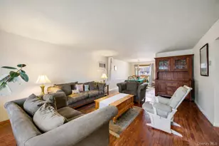 7 N Terrace Pl, Valley Stream, NY 11580 - Photo 12