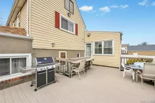 7 N Terrace Pl, Valley Stream, NY 11580 - Photo 4