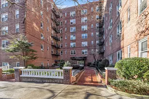 67-12 Yellowstone Blvd, Forest Hills, NY 11375 - Photo 14