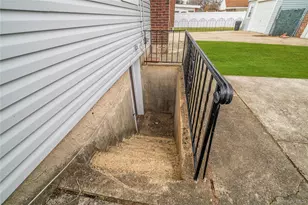 141 Booth St, Hempstead, NY 11550 - Photo 16