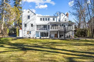 30 Wildwood Dr, Great Neck, NY 11024 - Photo 22