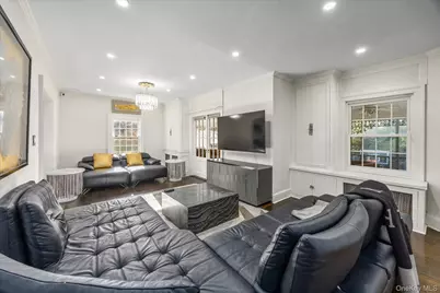 30 Wildwood Drive, Great Neck, NY 11024 - Photo 6