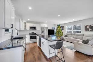 145A Hampton Ave, Mastic, NY 11950 - Photo 10