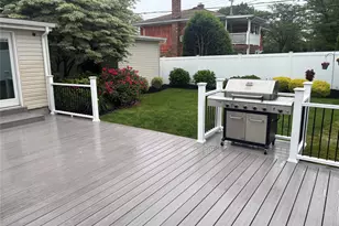 1550 Cleveland Ave, East Meadow, NY 11554 - Photo 16