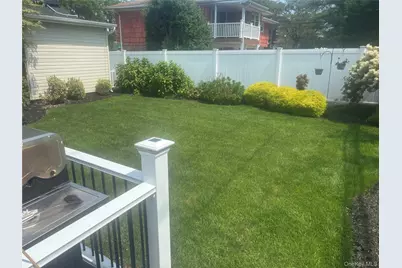1550 Cleveland Avenue, East Meadow, NY 11554 - Photo 18