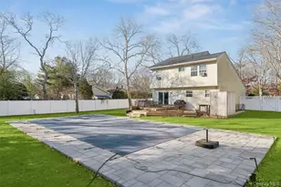 7 Huckleberry Ln, Hampton Bays, NY 11946 - Photo 18