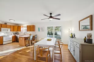 7 Huckleberry Ln, Hampton Bays, NY 11946 - Photo 6