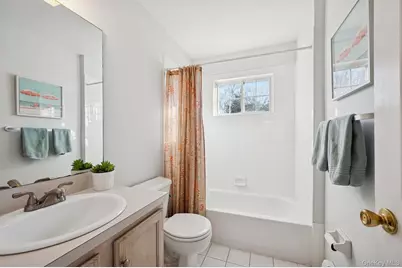 7 Huckleberry Lane, Hampton Bays, NY 11946 - Photo 14