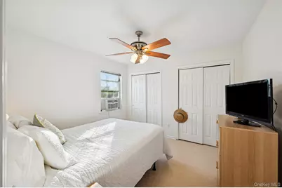 7 Huckleberry Lane, Hampton Bays, NY 11946 - Photo 12