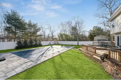 7 Huckleberry Lane, Hampton Bays, NY 11946 - Photo 18