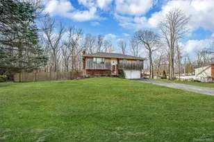 38 Groveland Park Blvd, Sound Beach, NY 11789 - Photo 2