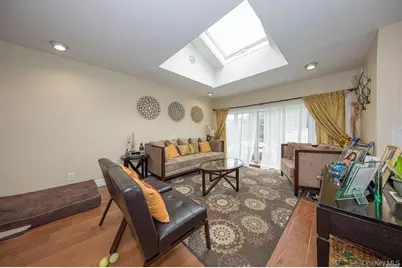 413 Clearmeadow Drive, East Meadow, NY 11554 - Photo 4