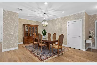 25102 Aspenwood Drive, Plainview, NY 11803 - Photo 6