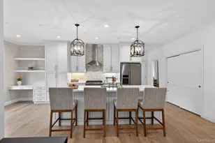 25102 Aspenwood Dr, Plainview, NY 11803 - Photo 12