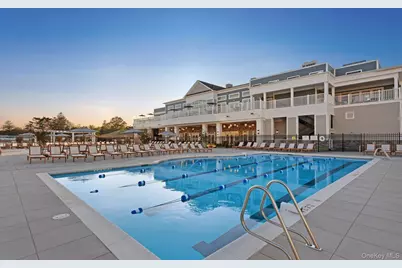 25102 Aspenwood Drive, Plainview, NY 11803 - Photo 26