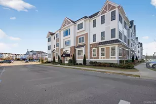 25102 Aspenwood Dr, Plainview, NY 11803 - Photo 2