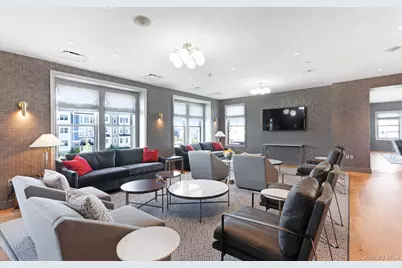 25102 Aspenwood Drive, Plainview, NY 11803 - Photo 32