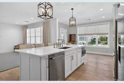 25102 Aspenwood Drive, Plainview, NY 11803 - Photo 8