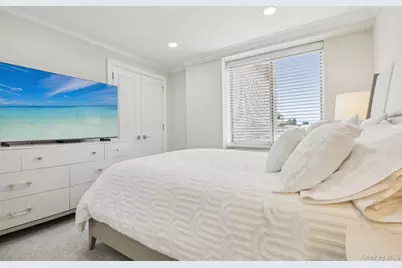 100 Hilton Avenue #901, Garden City, NY 11530 - Photo 28