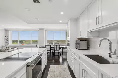 100 Hilton Avenue #901, Garden City, NY 11530 - Photo 10