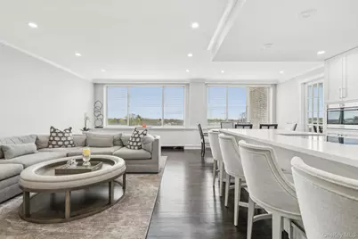 100 Hilton Avenue #901, Garden City, NY 11530 - Photo 6