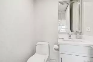 100 Hilton Ave, Garden City, NY 11530 - Photo 30