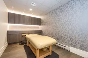 100 Hilton Ave, Garden City, NY 11530 - Photo 46