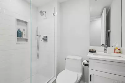 100 Hilton Avenue #901, Garden City, NY 11530 - Photo 28