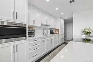 100 Hilton Ave, Garden City, NY 11530 - Photo 14