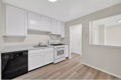 10-12 Chestnut Street #B108, Suffern, NY 10901 - Photo 4