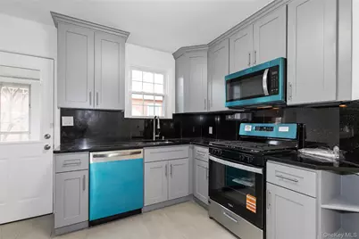 82-51 257th #1, Glen Oaks, NY 11004 - Photo 18