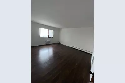 83 Manorhaven Boulevard #83, Port Washington, NY 11050 - Photo 6