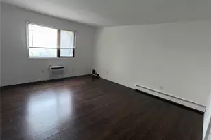 83 Manorhaven Blvd, Port Washington, NY 11050 - Photo 6