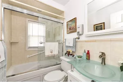 382 Pennsylvania Avenue, Mineola, NY 11501 - Photo 12