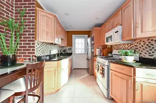 382 Pennsylvania Ave, Mineola, NY 11501 - Photo 6