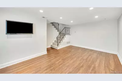 172 Skyline Drive, Coram, NY 11727 - Photo 8