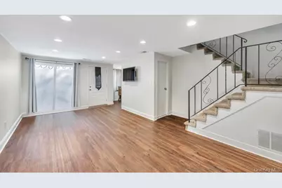 172 Skyline Drive, Coram, NY 11727 - Photo 6