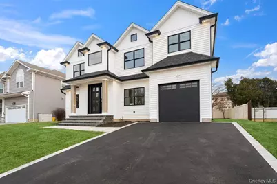 35 Main Parkway, Plainview, NY 11803 - Photo 2