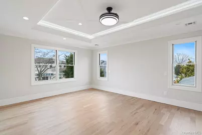 35 Main Parkway, Plainview, NY 11803 - Photo 34