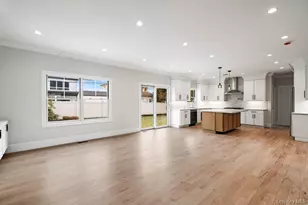 35 Main Pkwy, Plainview, NY 11803 - Photo 18