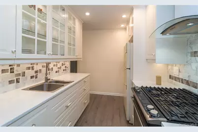 327 N Greeley Avenue, Chappaqua, NY 10514 - Photo 10